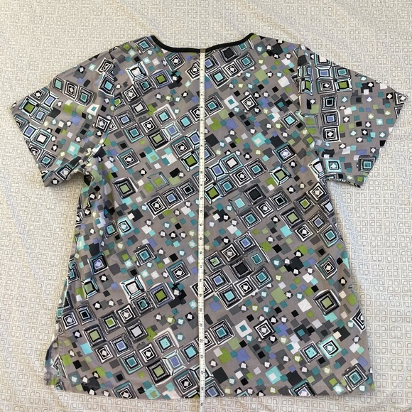 scrub top - Picture 2 of 2